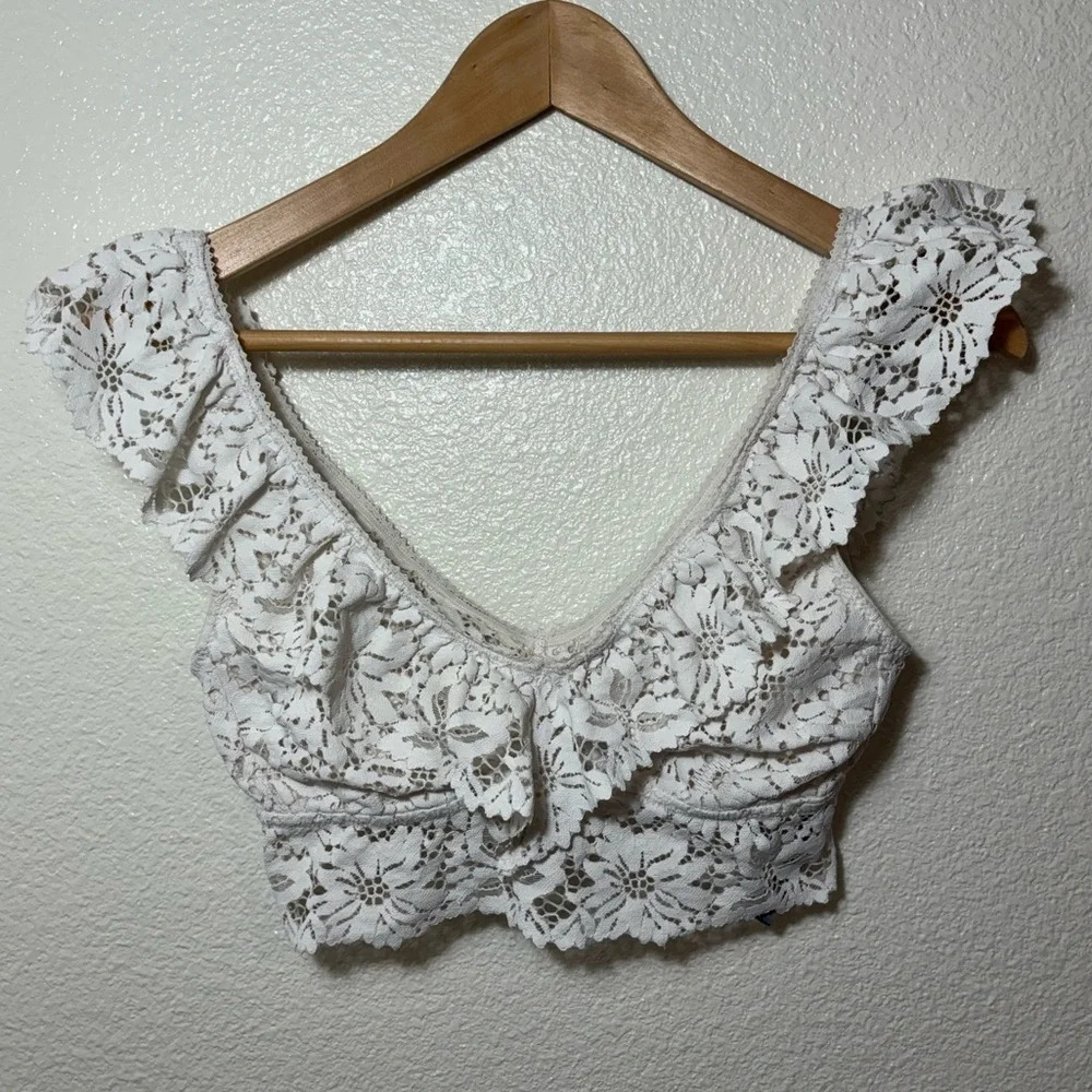 Aerie White Lace Bralette with Ruffle Size Small | festival | boho | feminine |